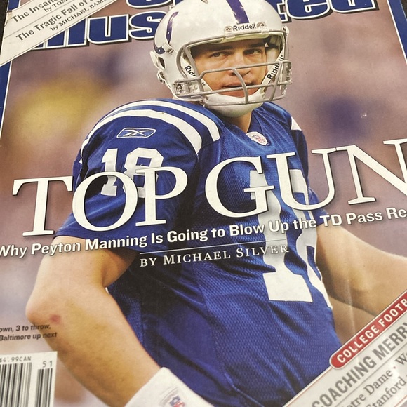 Peyton Manning Sports illustrated cover issue Dec. 20, 2004 - Picture 2 of 13